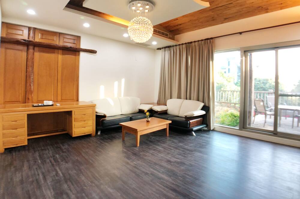 Photo of Livingroom in East District