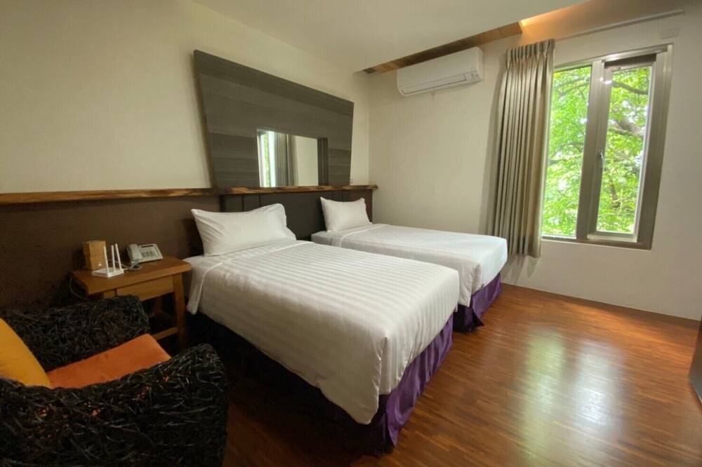 Photo of Bedroom in East District