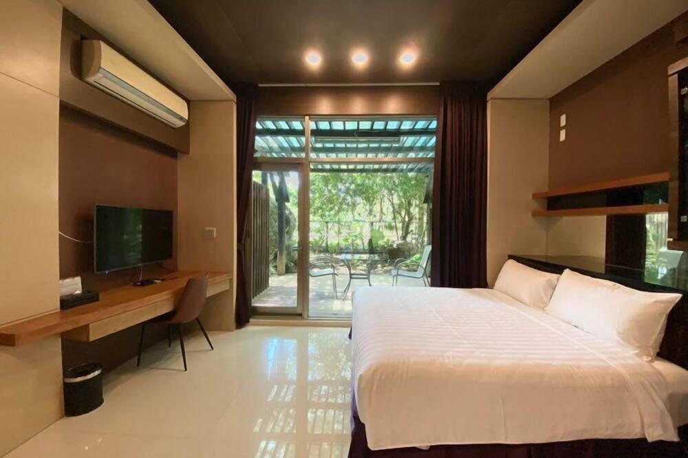 Photo of Bedroom in East District