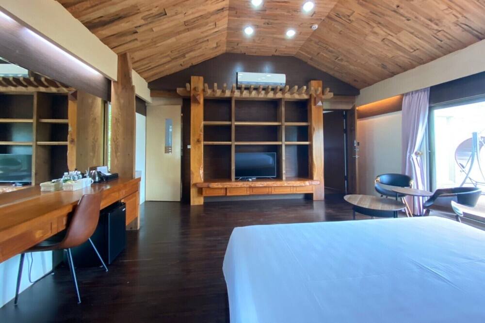 Photo of Bedroom in East District