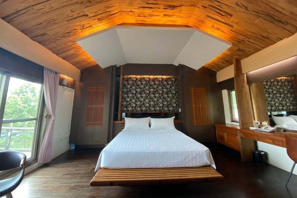 Photo of Bedroom in East District