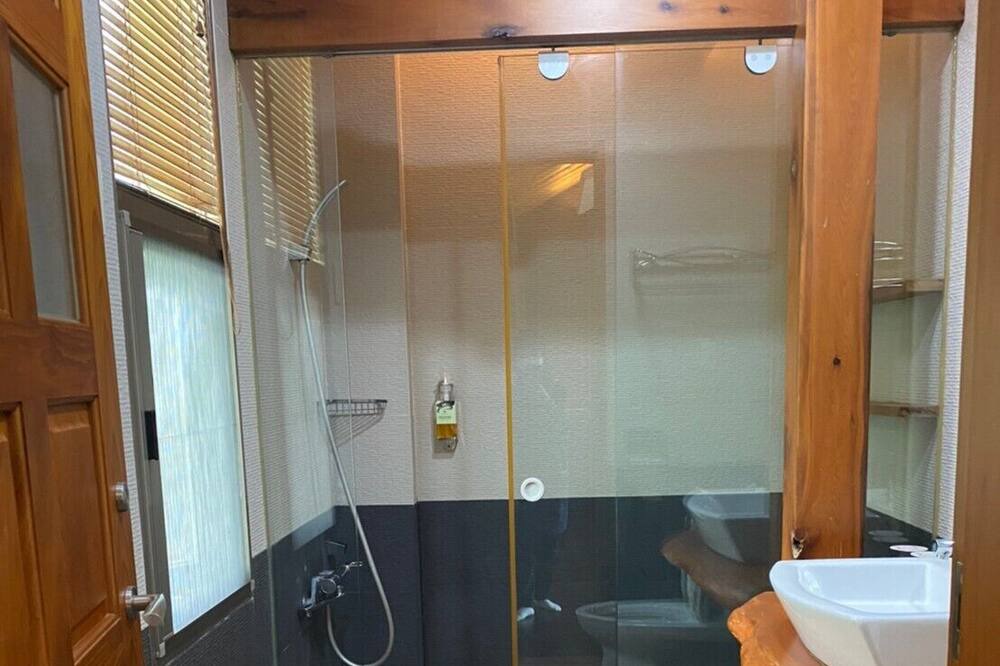 Photo of Bathroom in East District