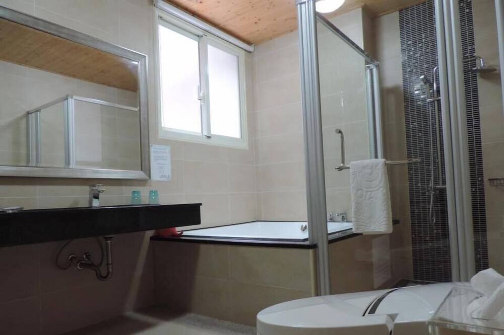 Photo of Bathroom in Donggang
