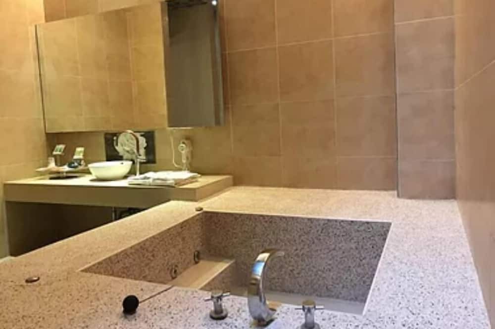 Photo of Bathroom in Dounan