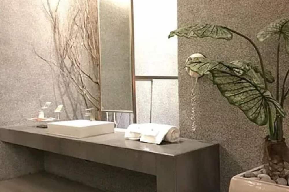 Photo of Bathroom in Dounan