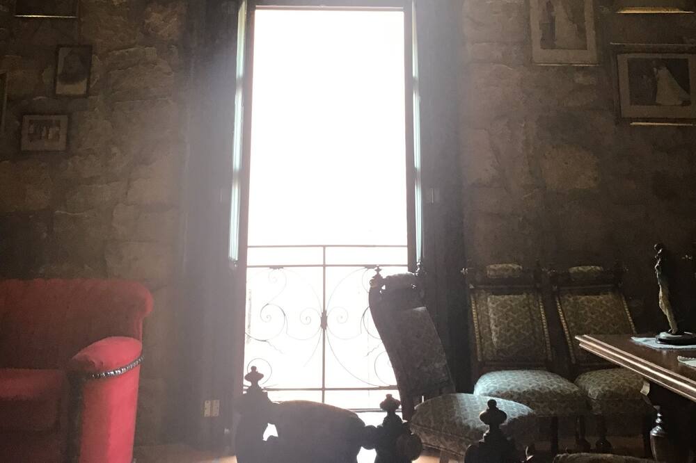 Photo of Livingroom in Historic Centre