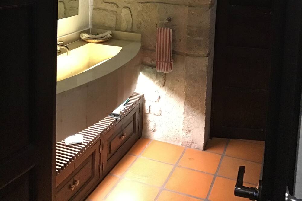 Photo of Bathroom in Historic Centre