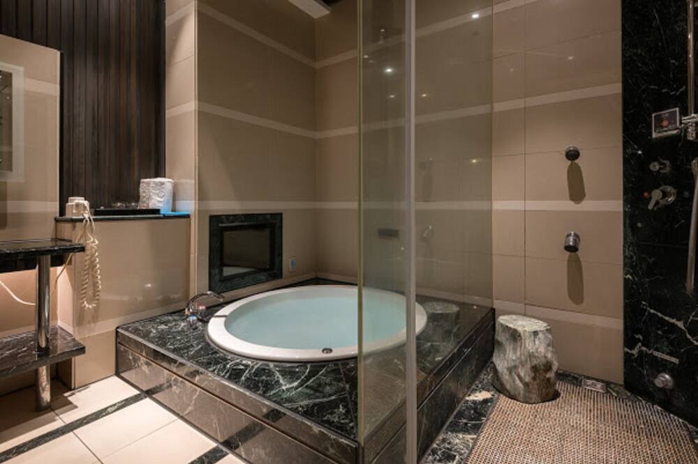 Photo of Bathroom in Fengshan District