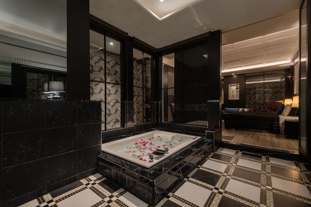 Photo of Bathroom in Fengshan District