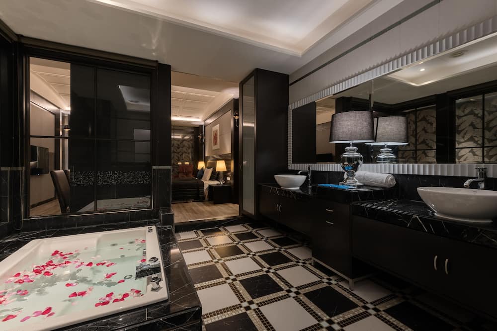 Photo of Bathroom in Fengshan District