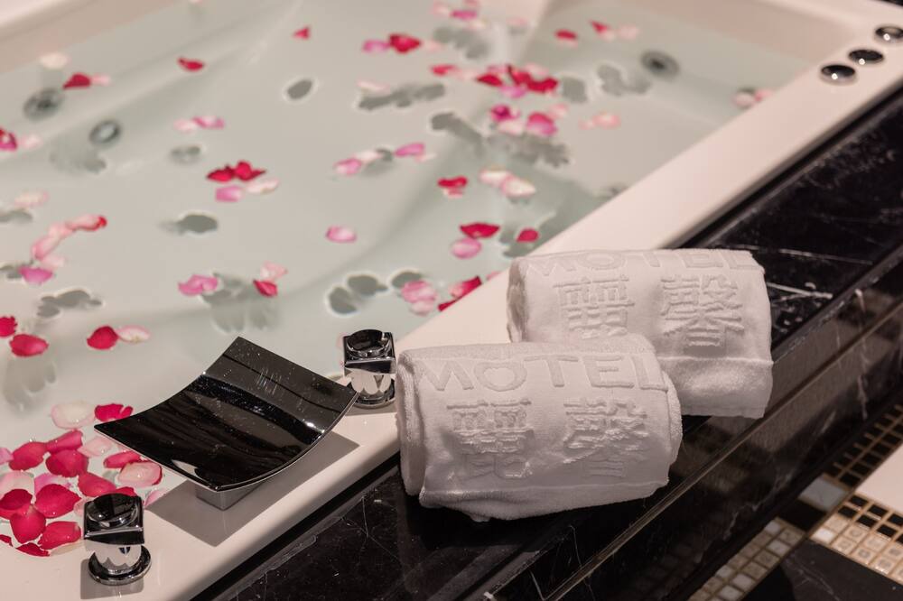 Photo of Bathroom in Fengshan District