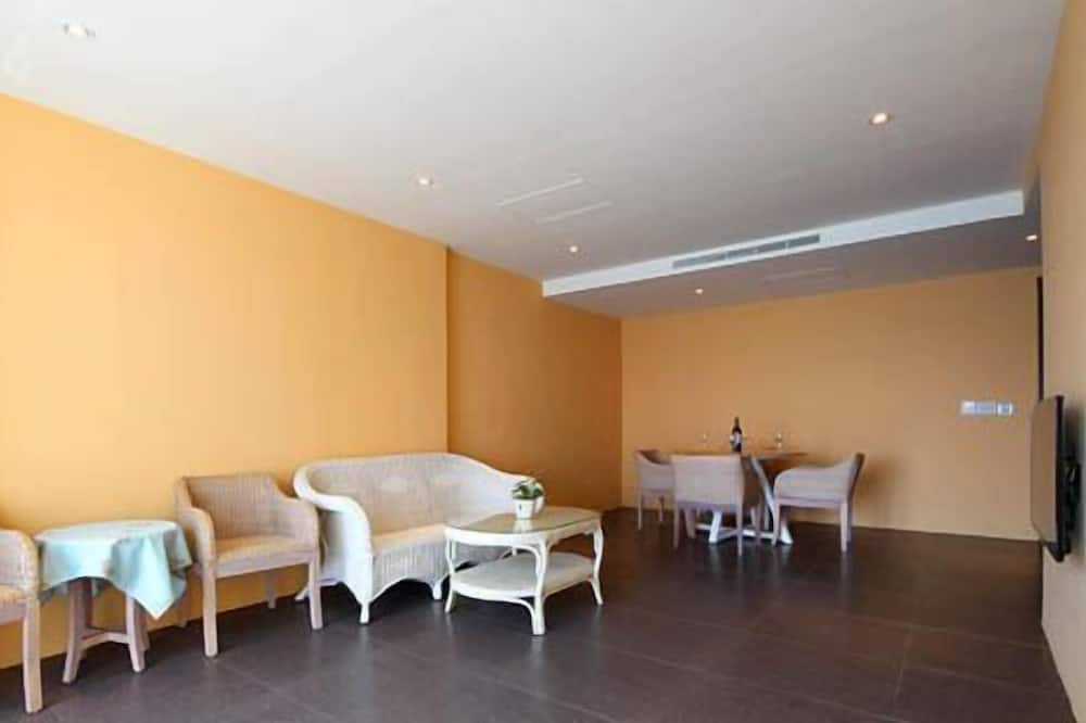 Photo of Livingroom in Sail Rock Beach