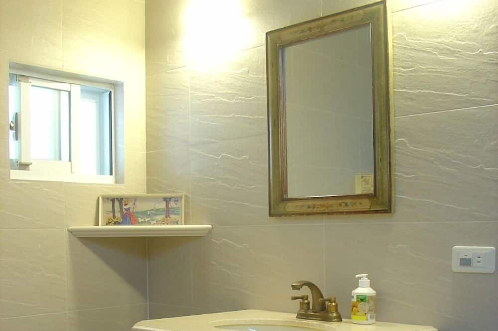 Photo of Bathroom in Fuxing District