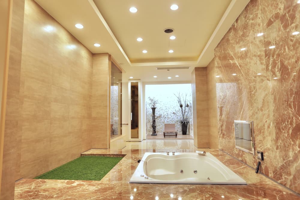 Photo of Bathroom in Taoyuan District