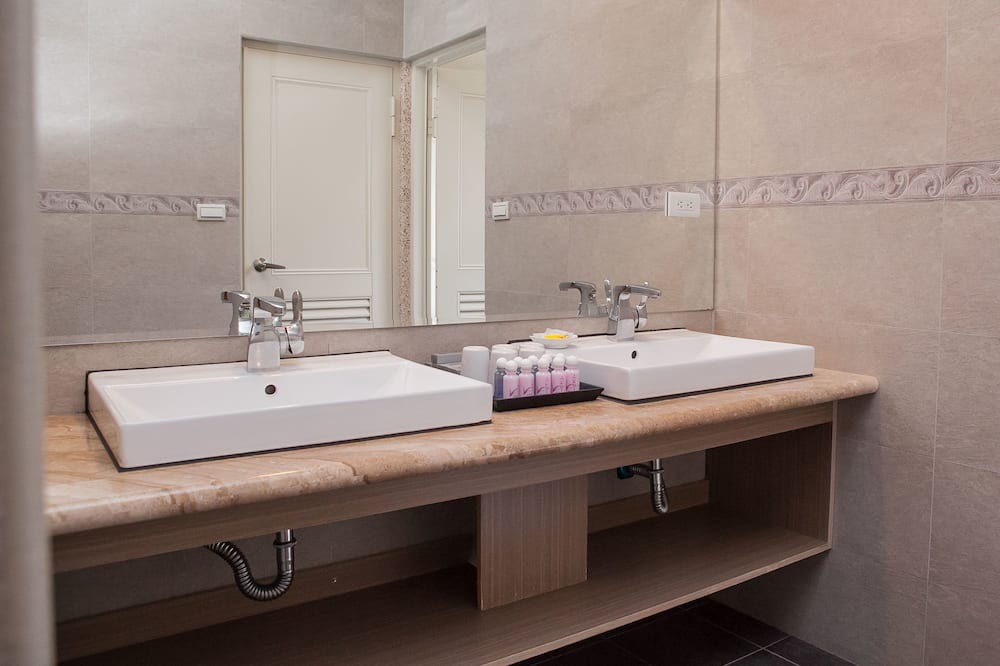 Photo of Bathroom in Puli