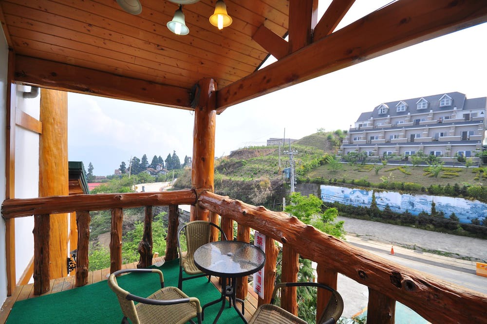 Photo of Patio Balcony in Ren'ai