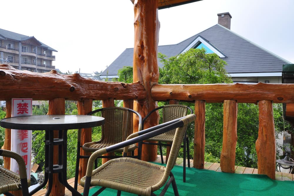 Photo of Patio Balcony in Ren'ai