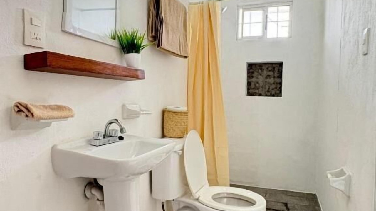Photo of Bathroom in Motul
