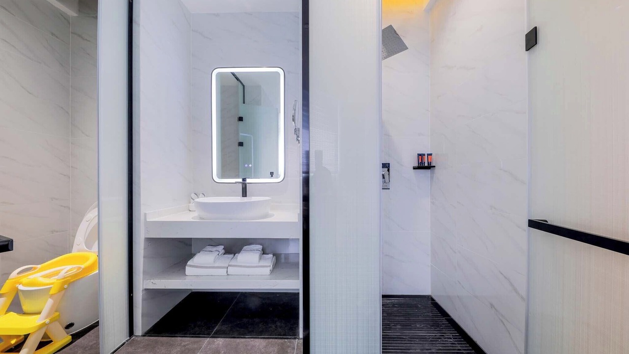 Photo of Bathroom in Tianya District