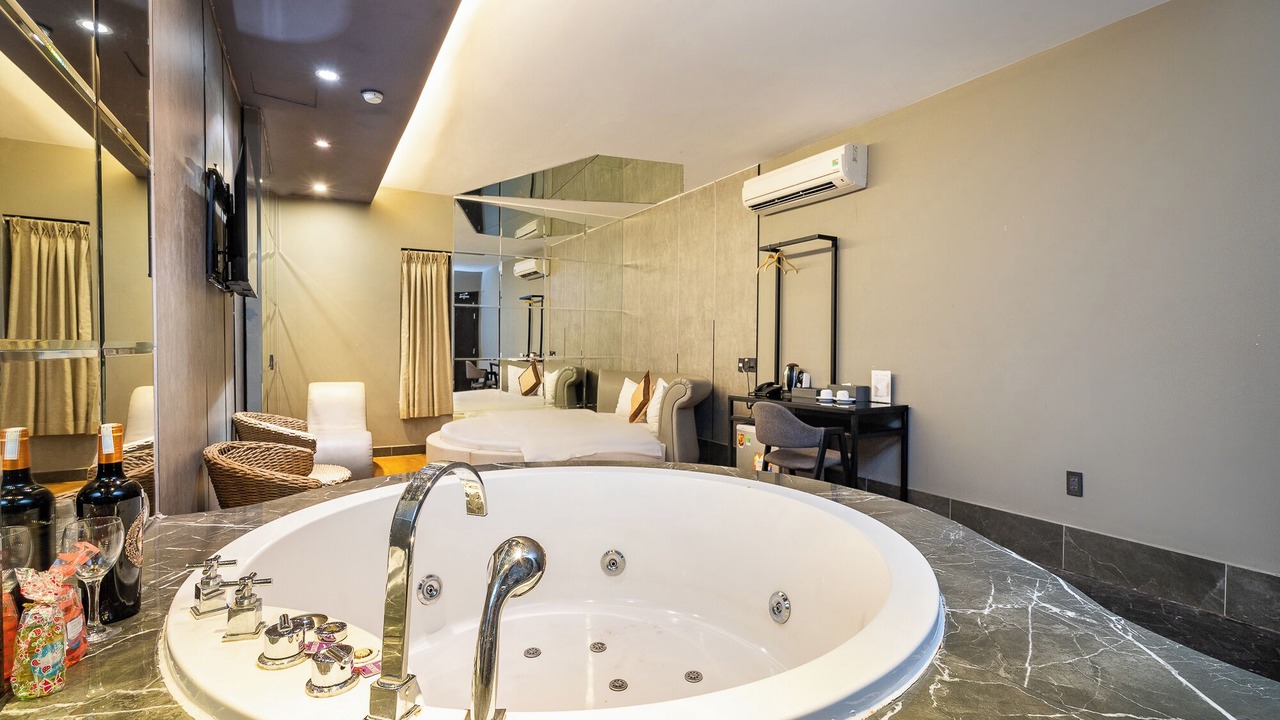 Photo of Bathroom in District 10