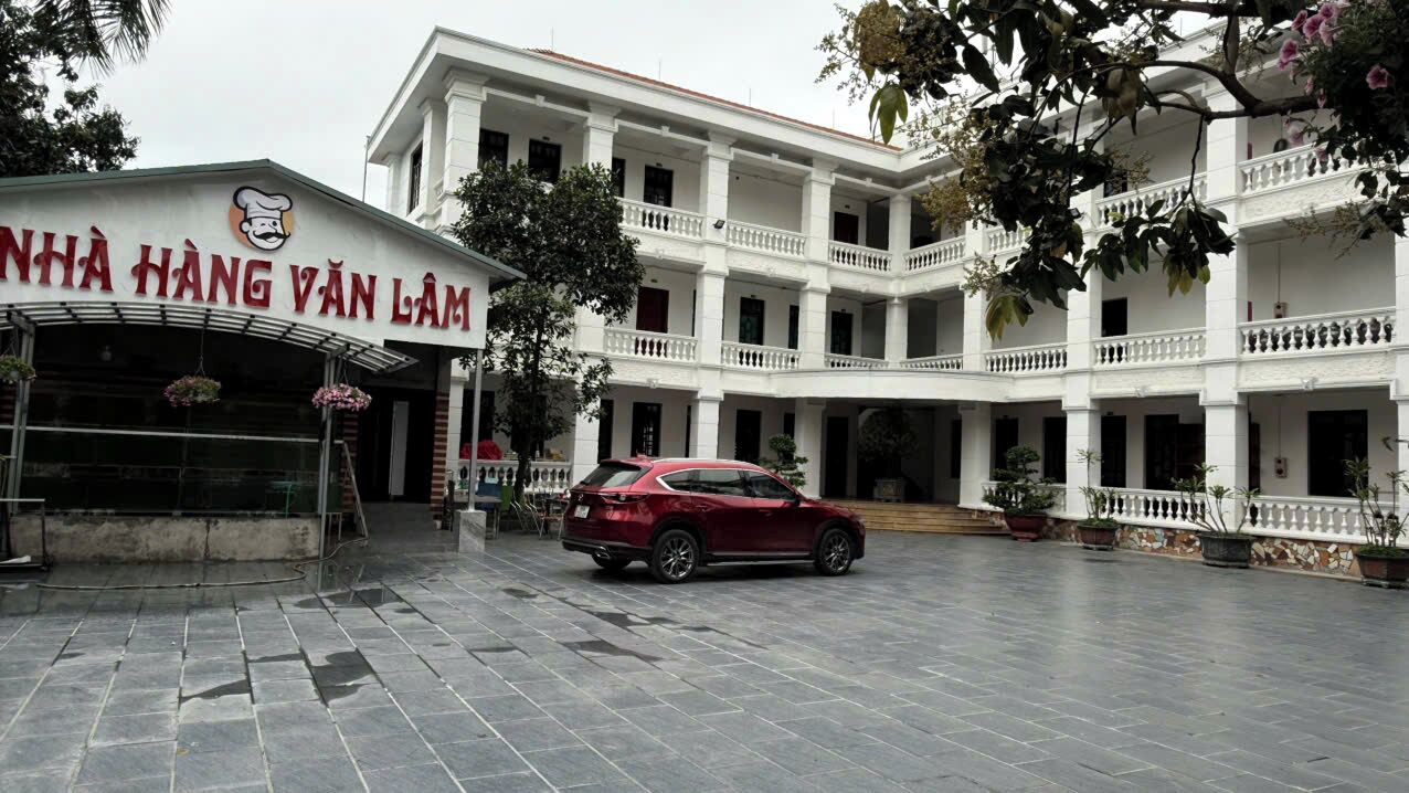 Photo of Others in Van Lam