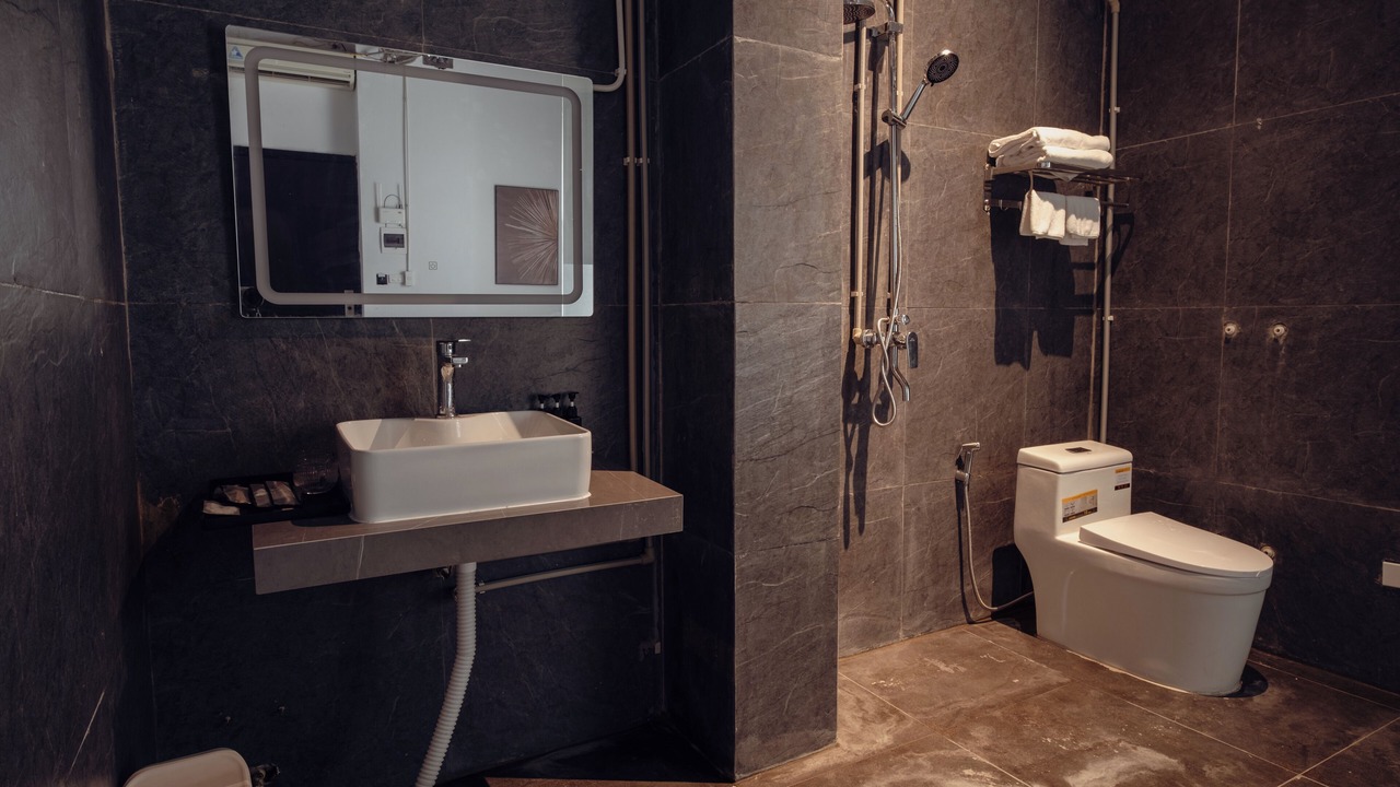Photo of Bathroom in Trung Hoa Nhan Chinh