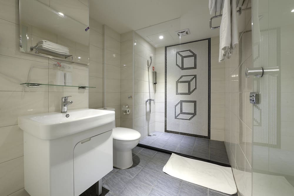 Photo of Bathroom in University District