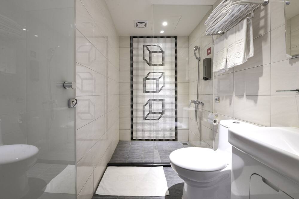 Photo of Bathroom in University District
