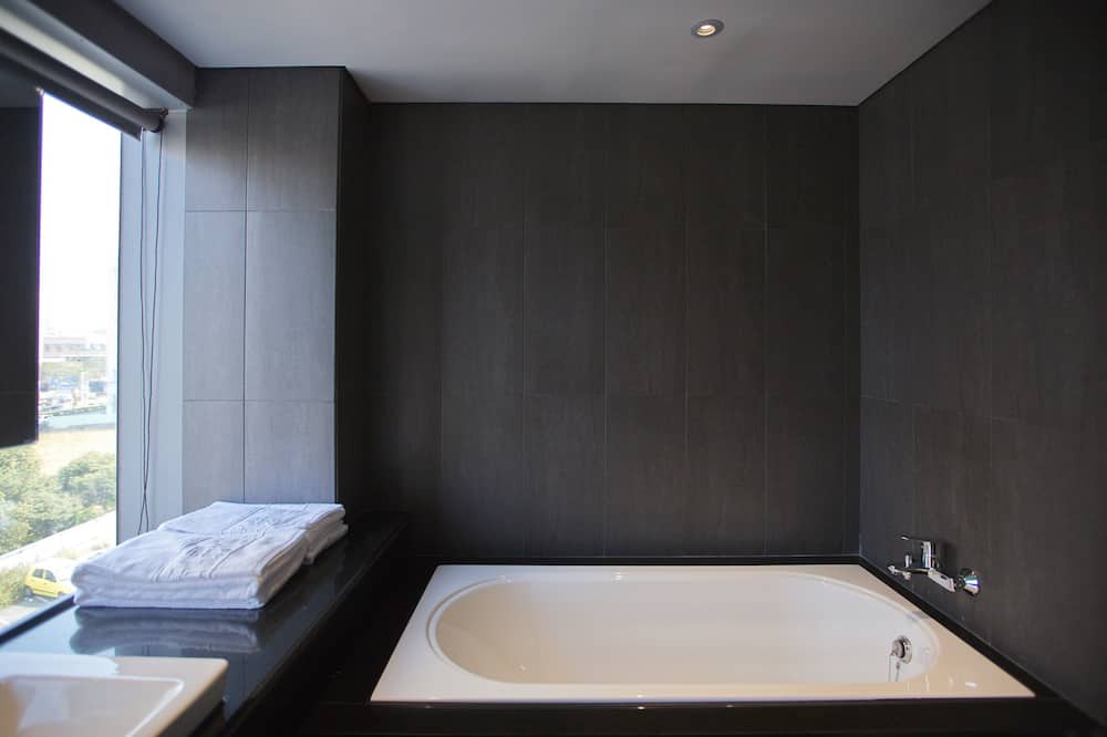 Photo of Bathroom in West District