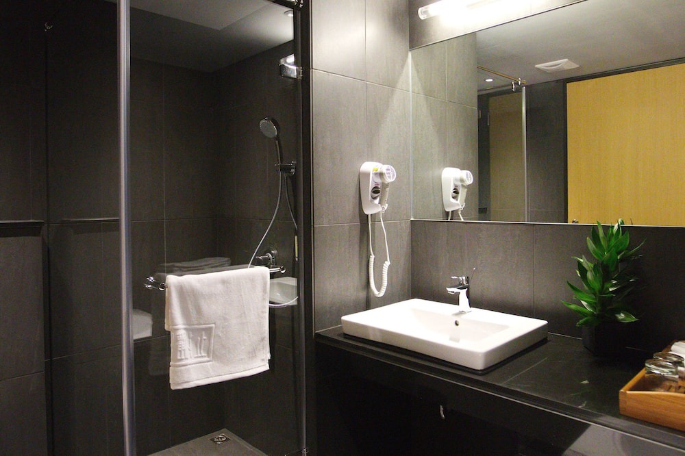 Photo of Bathroom in West District