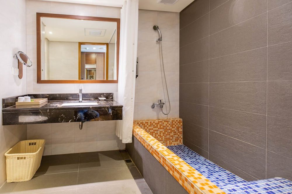 Photo of Bathroom in North District