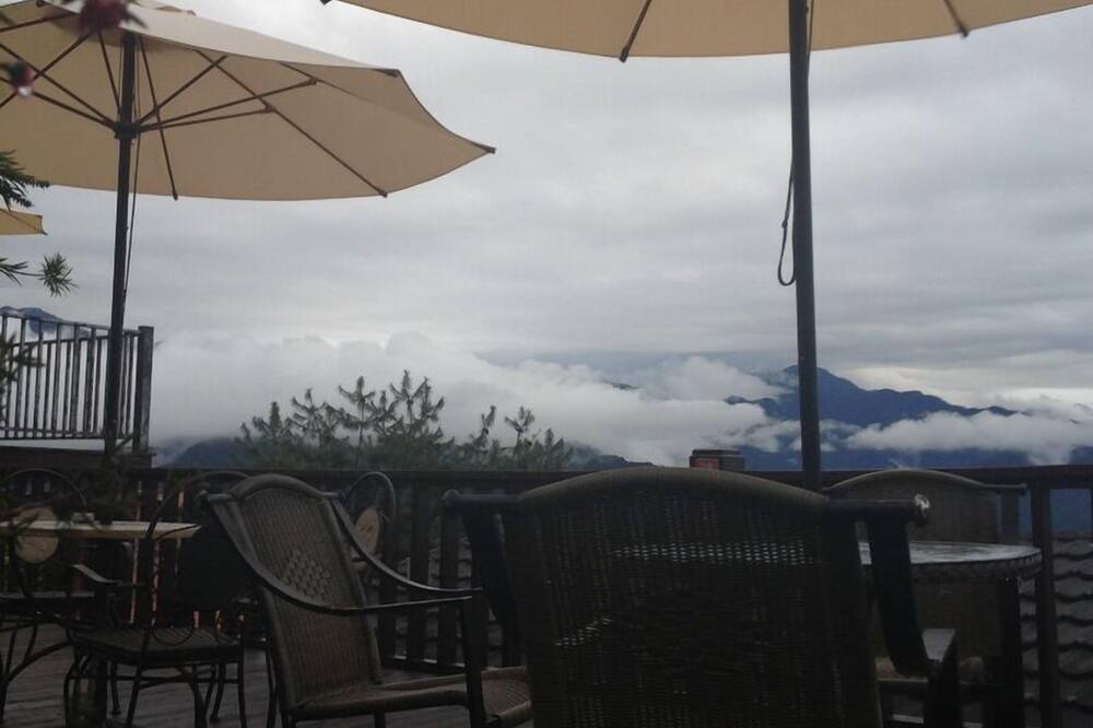 Photo of Patio Balcony in Ren'ai