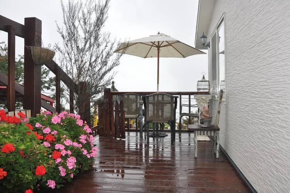 Photo of Patio Balcony in Ren'ai