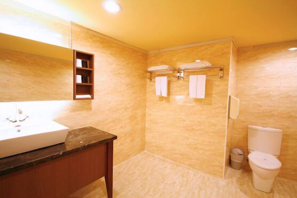 Photo of Bathroom in Yuanlin
