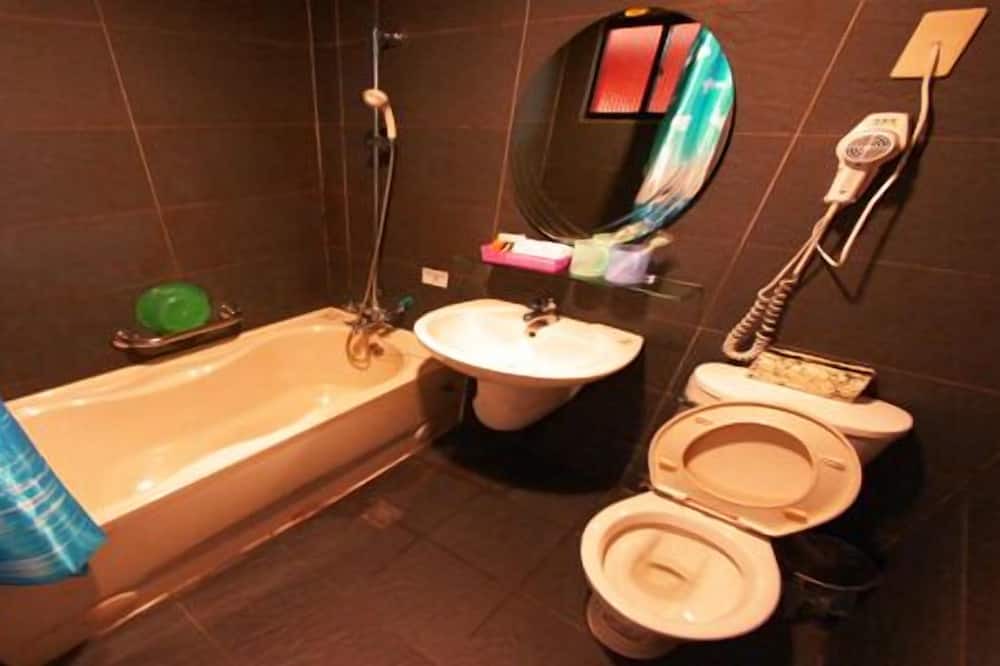 Photo of Bathroom in Ren'ai District