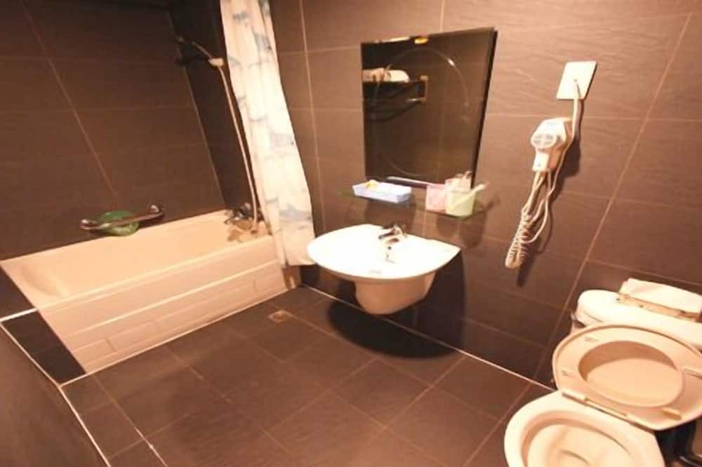 Photo of Bathroom in Ren'ai District