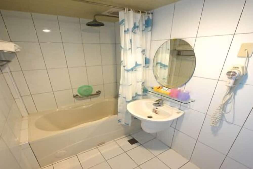Photo of Bathroom in Ren'ai District