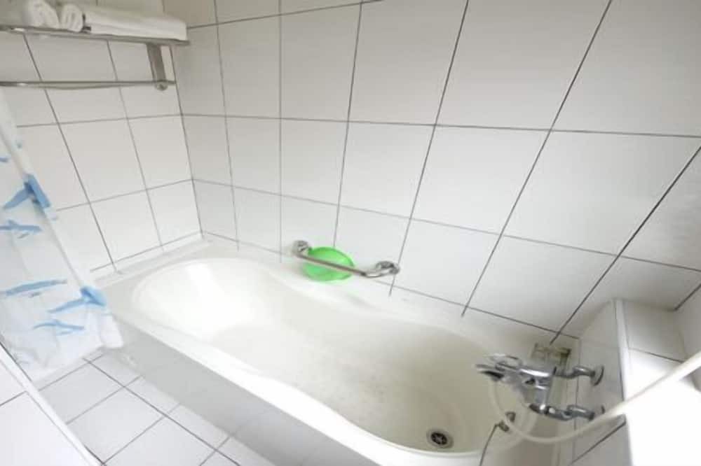 Photo of Bathroom in Ren'ai District