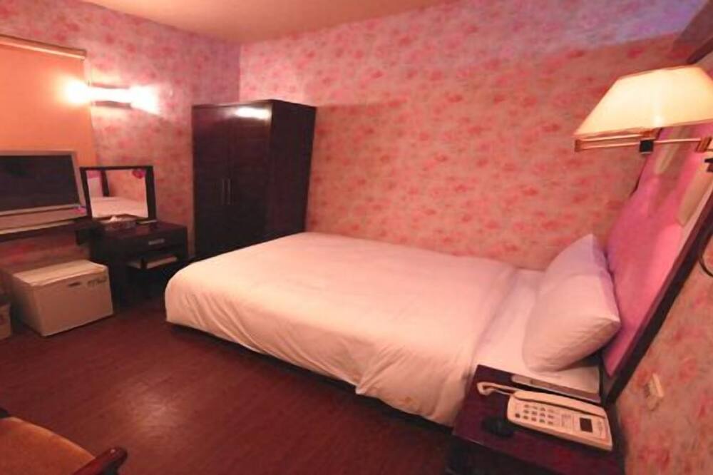 Photo of Bedroom in Ren'ai District