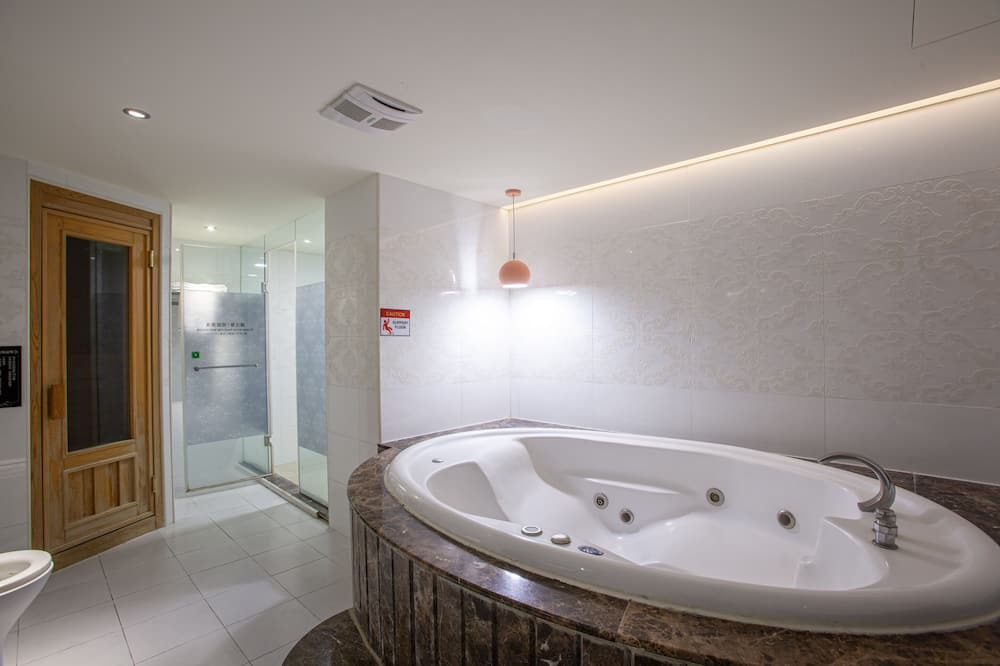 Photo of Bathroom in Taoyuan District