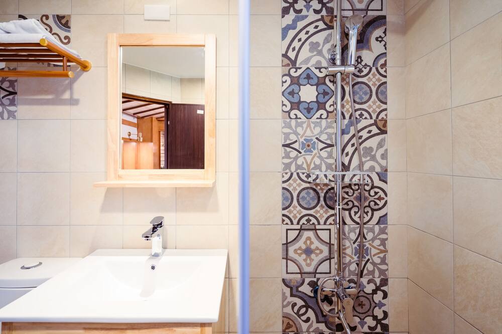 Photo of Bathroom in East District