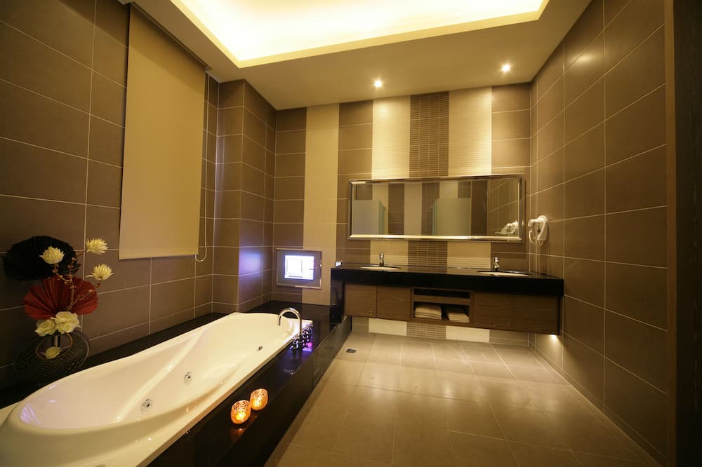 Photo of Bathroom in Daya
