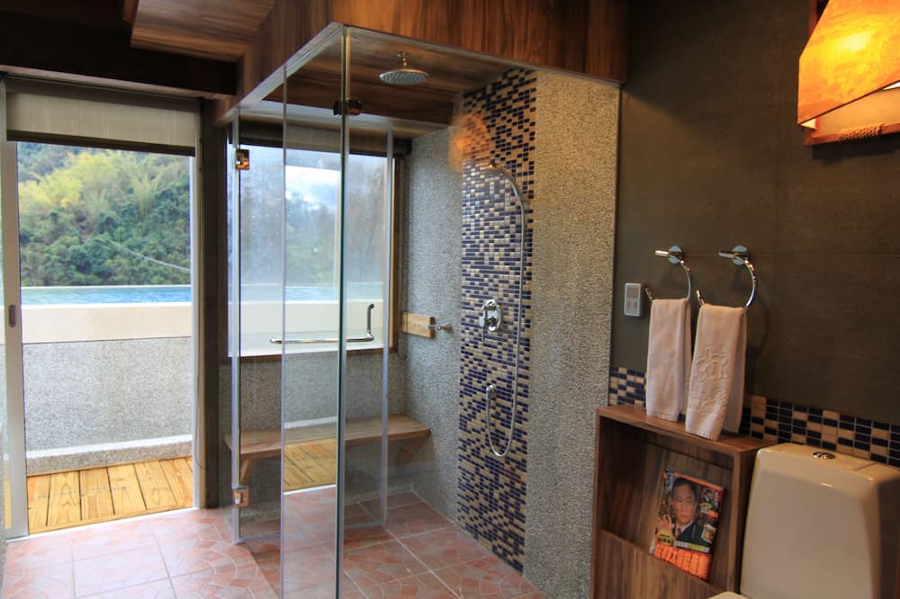 Photo of Bathroom in Liugui District
