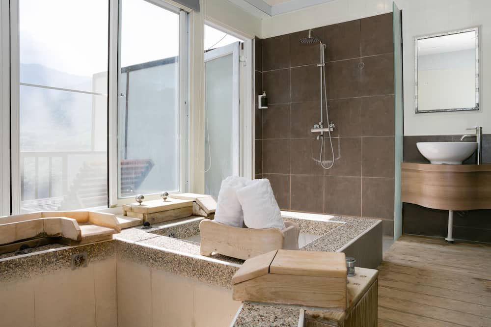 Photo of Bathroom in Liugui District