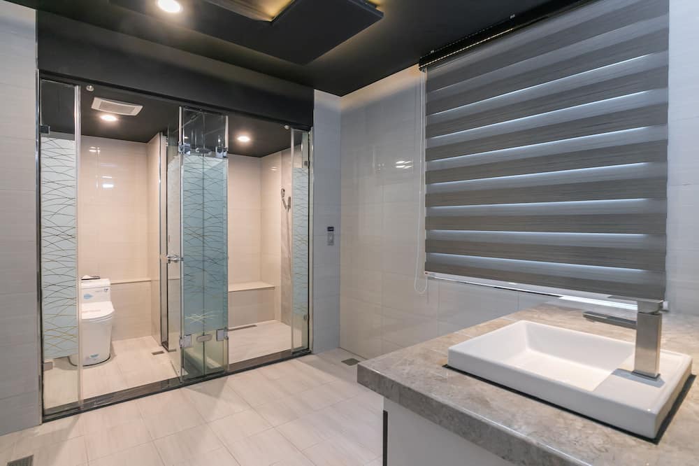 Photo of Bathroom in Taoyuan District