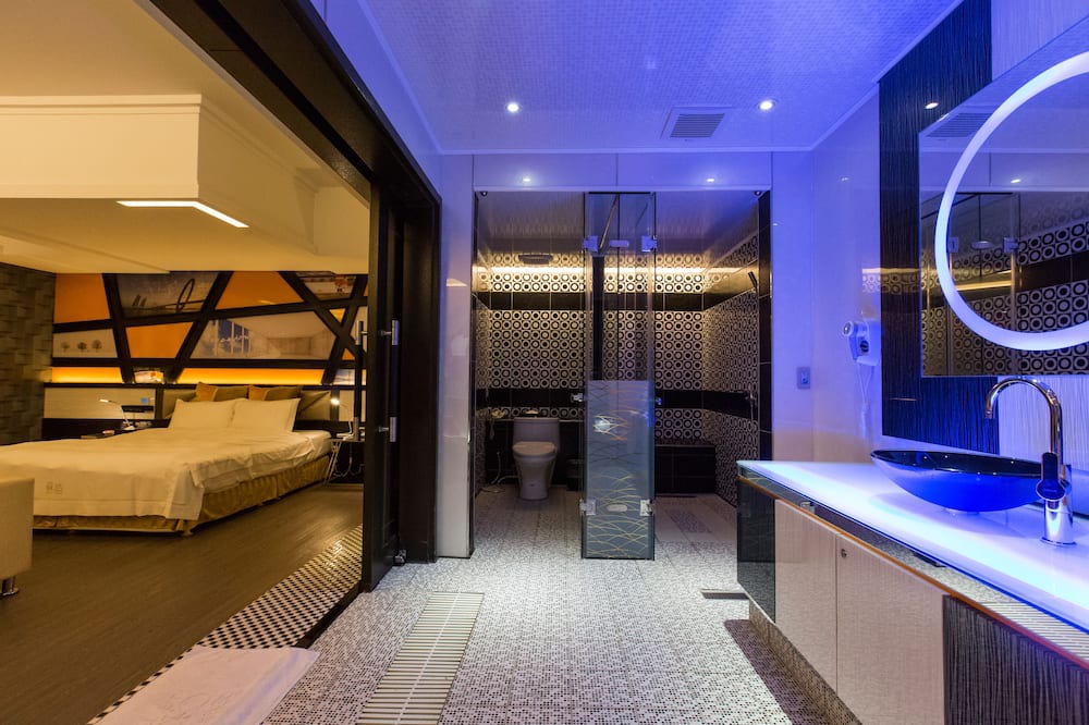 Photo of Bathroom in Taoyuan District
