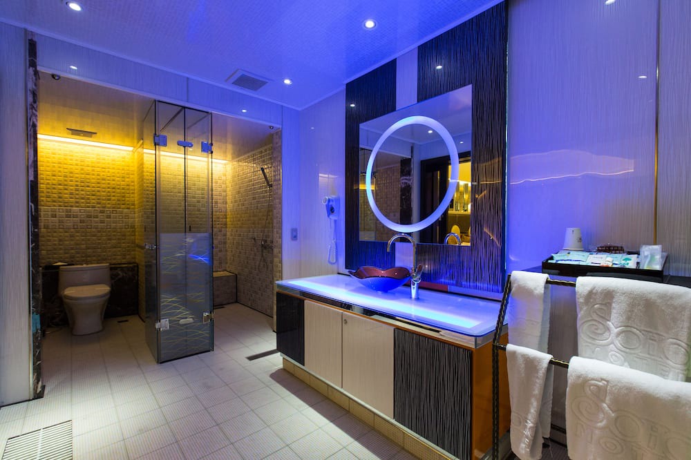 Photo of Bathroom in Taoyuan District