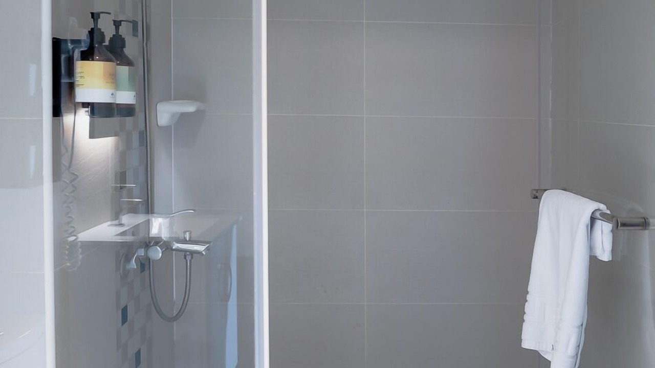 Photo of Bathroom in East District