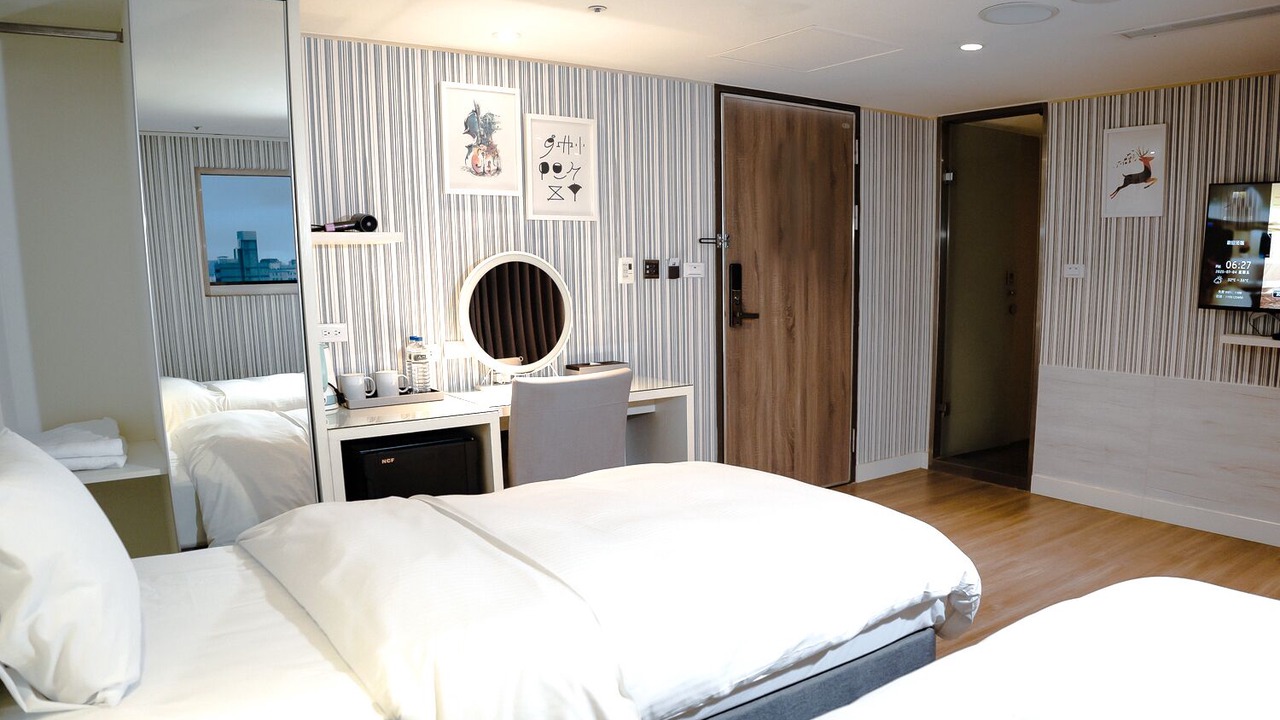 Photo of Bedroom in East District
