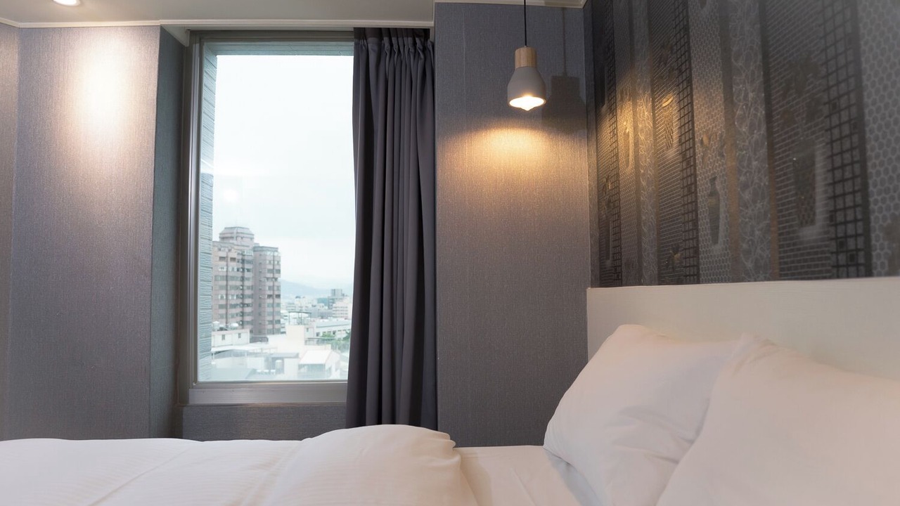 Photo of Bedroom in East District